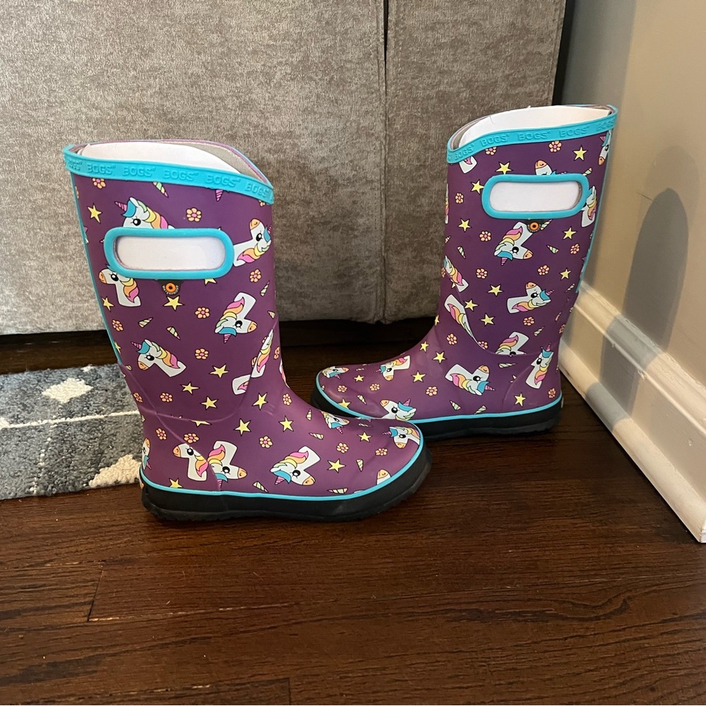 NIB Bogs Boots kids size 2